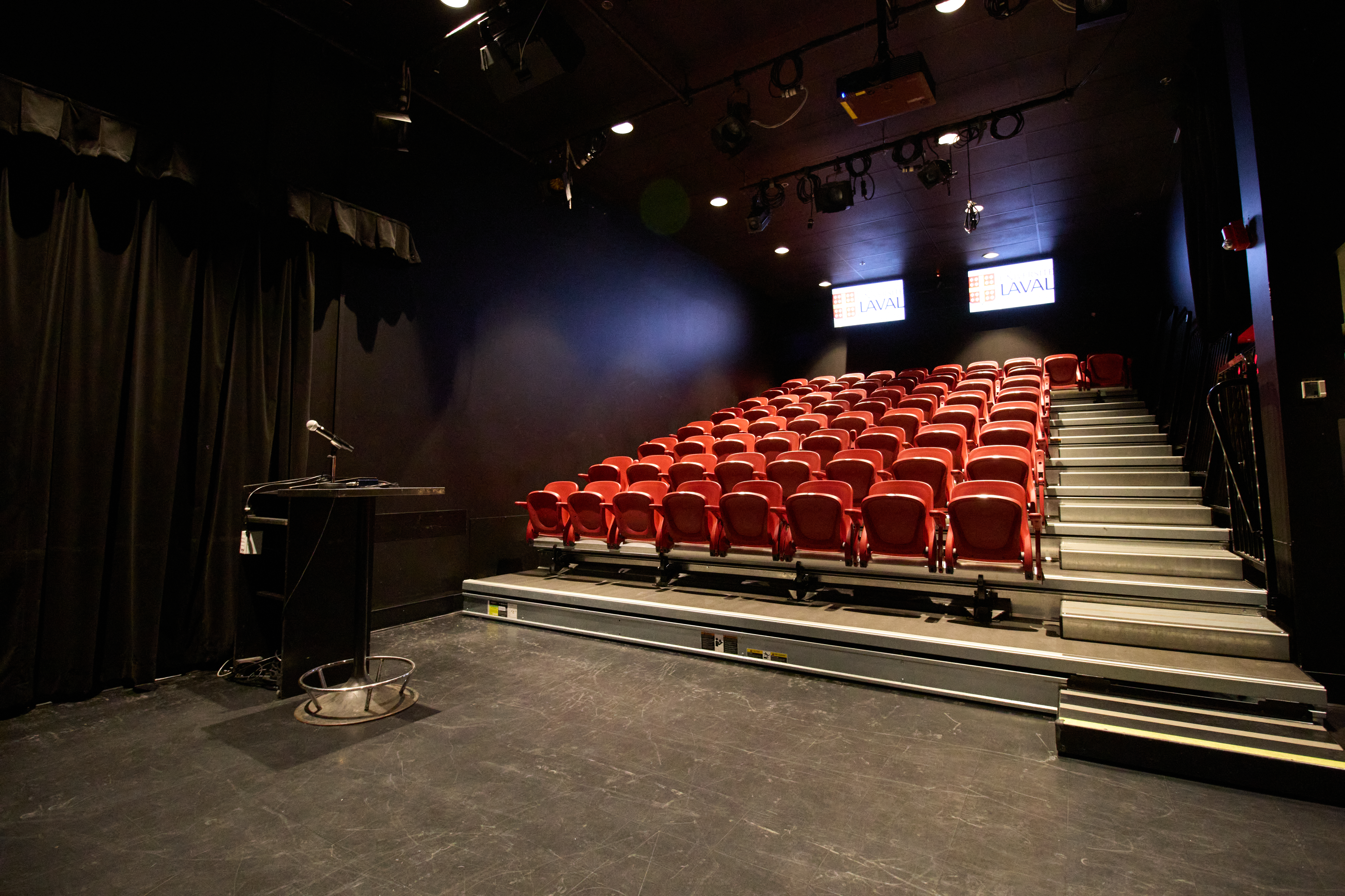 salle vue de la scène